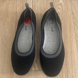 Size 7 Cloudsteppers by Clark’s